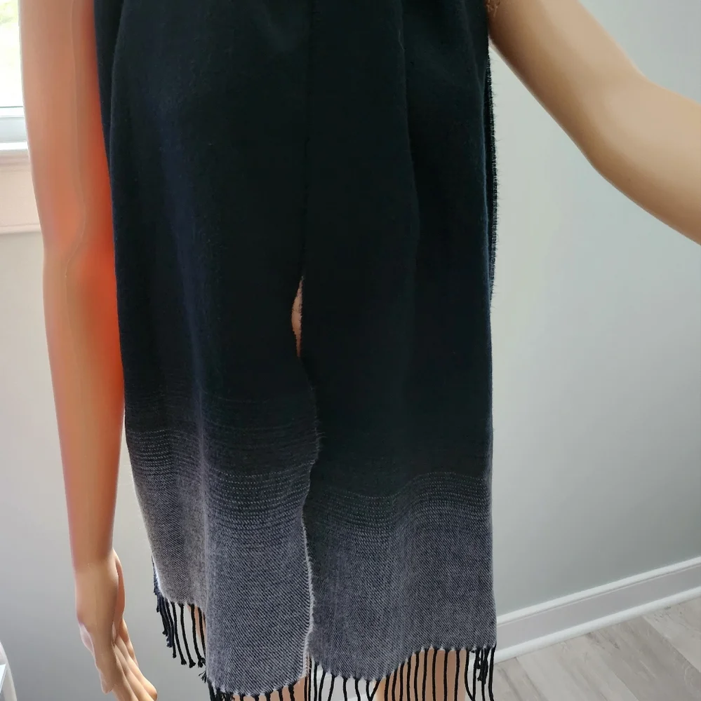 Women's Scottish Cashmere Scotland Fringe Winter Scarf - Picture 4 of 4